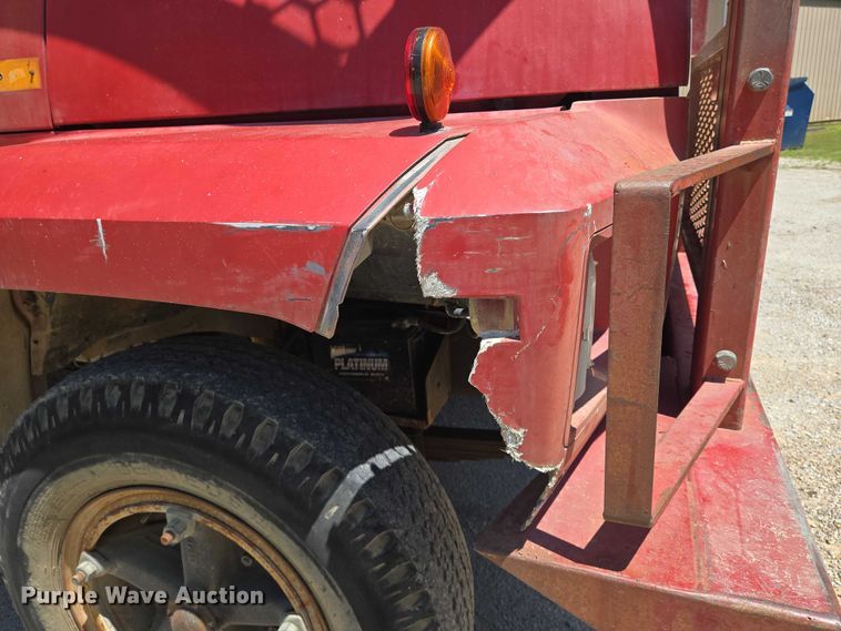 image for item EN8165 1982 Ford F700 bucket truck