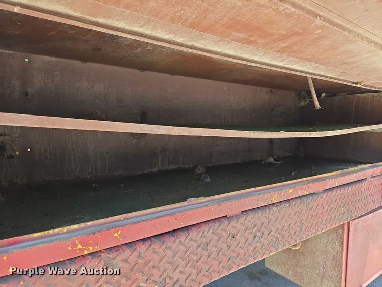 image for item EN8165 1982 Ford F700 bucket truck