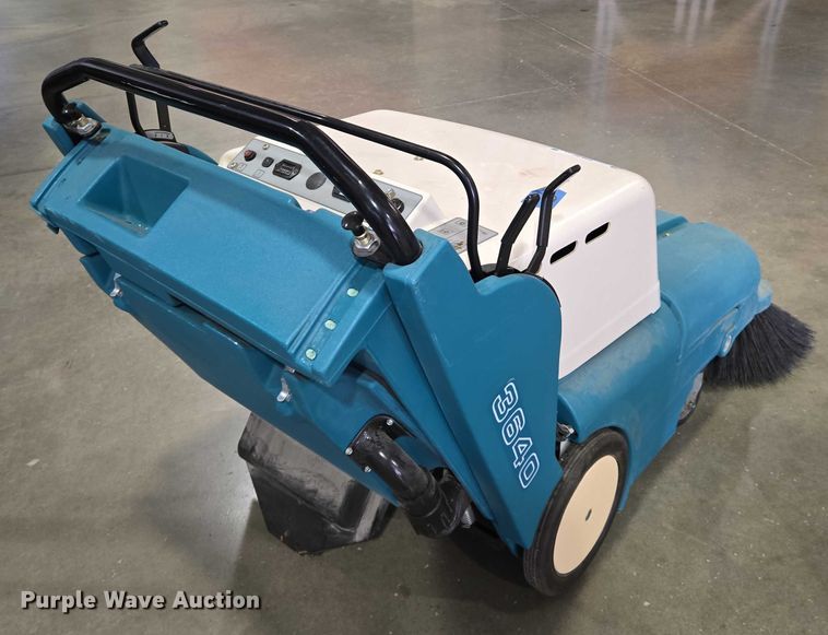 image for item EN8167 Tennant 3640 floor scrubber