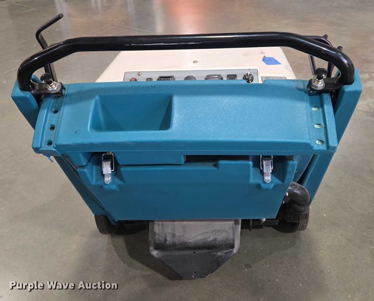 image for item EN8167 Tennant 3640 floor scrubber