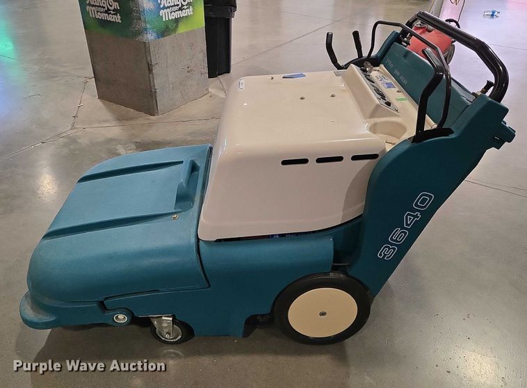 image for item EN8167 Tennant 3640 floor scrubber
