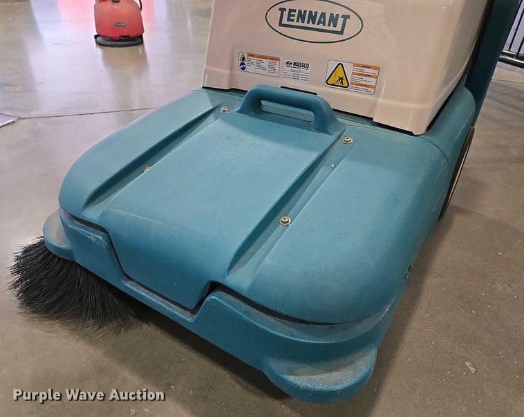 image for item EN8167 Tennant 3640 floor scrubber