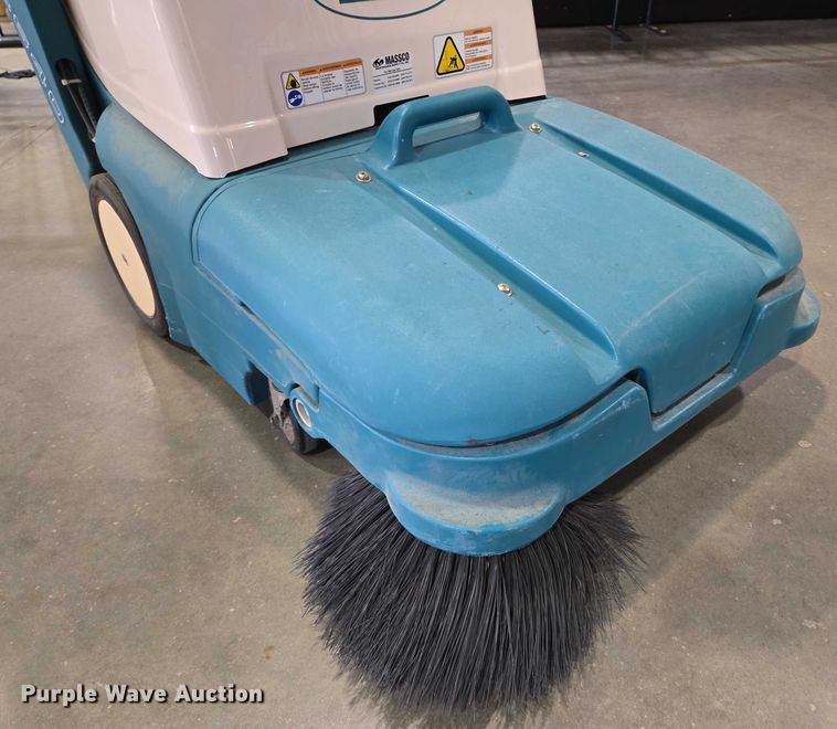 image for item EN8167 Tennant 3640 floor scrubber