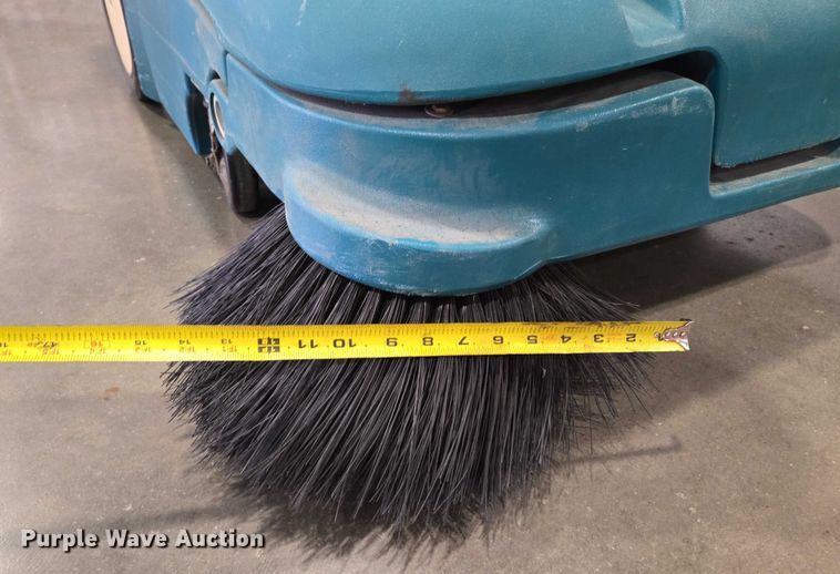 image for item EN8167 Tennant 3640 floor scrubber