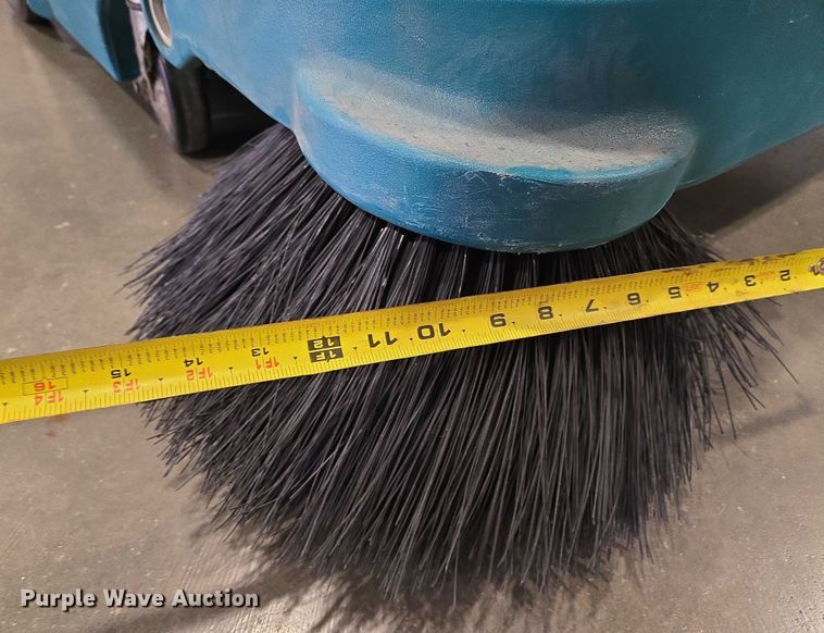 image for item EN8167 Tennant 3640 floor scrubber