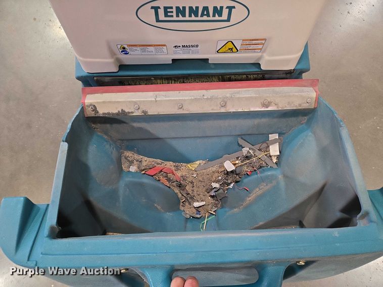 image for item EN8167 Tennant 3640 floor scrubber