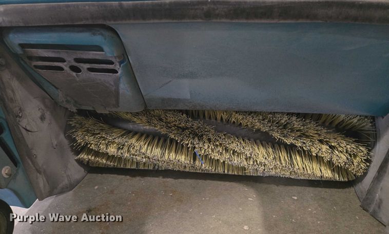 image for item EN8167 Tennant 3640 floor scrubber