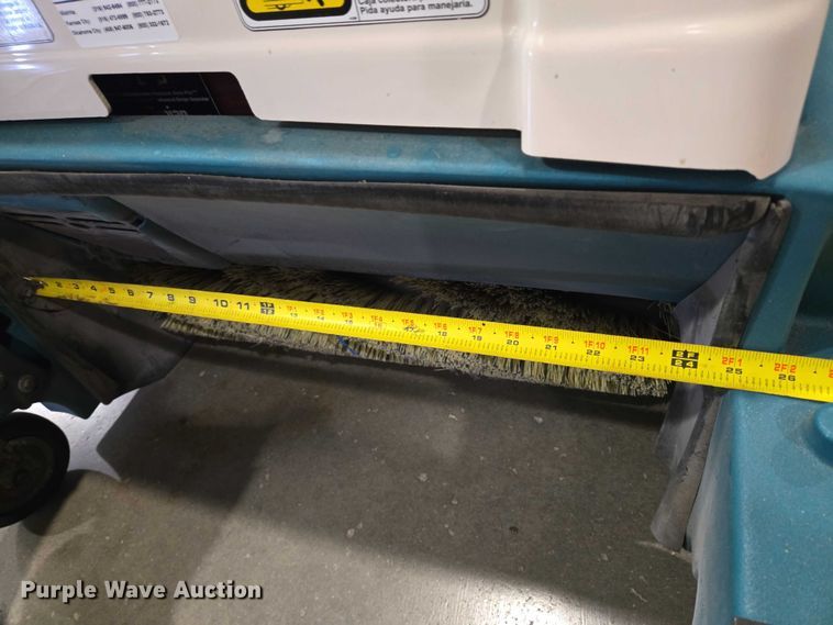 image for item EN8167 Tennant 3640 floor scrubber