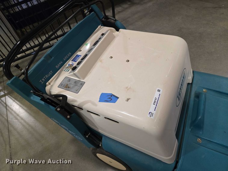 image for item EN8167 Tennant 3640 floor scrubber