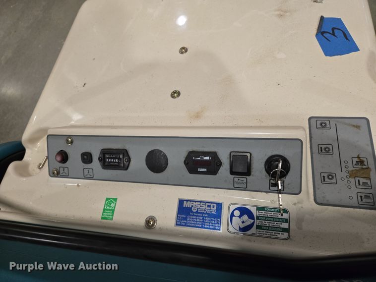 image for item EN8167 Tennant 3640 floor scrubber