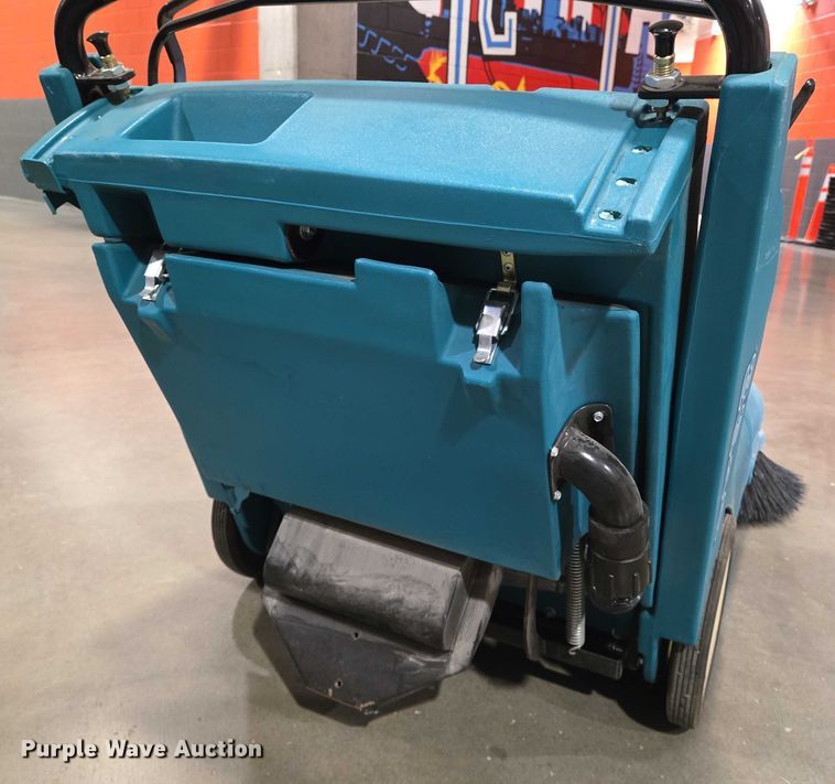 image for item EN8167 Tennant 3640 floor scrubber