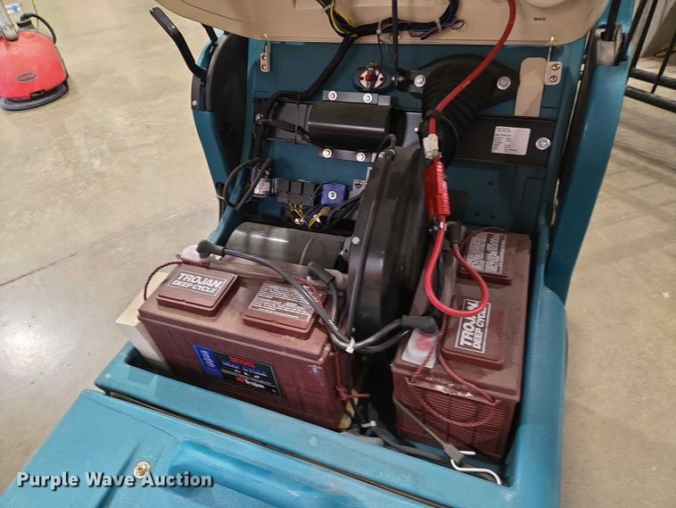 image for item EN8167 Tennant 3640 floor scrubber