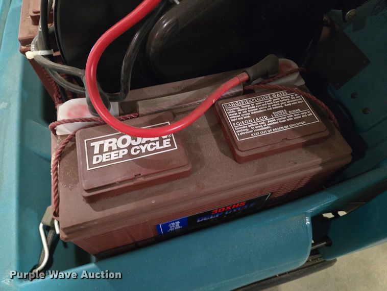 image for item EN8167 Tennant 3640 floor scrubber