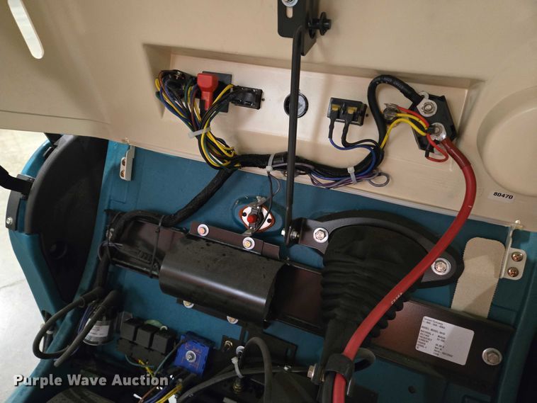 image for item EN8167 Tennant 3640 floor scrubber