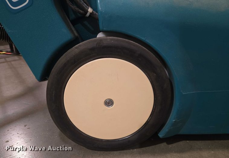 image for item EN8167 Tennant 3640 floor scrubber