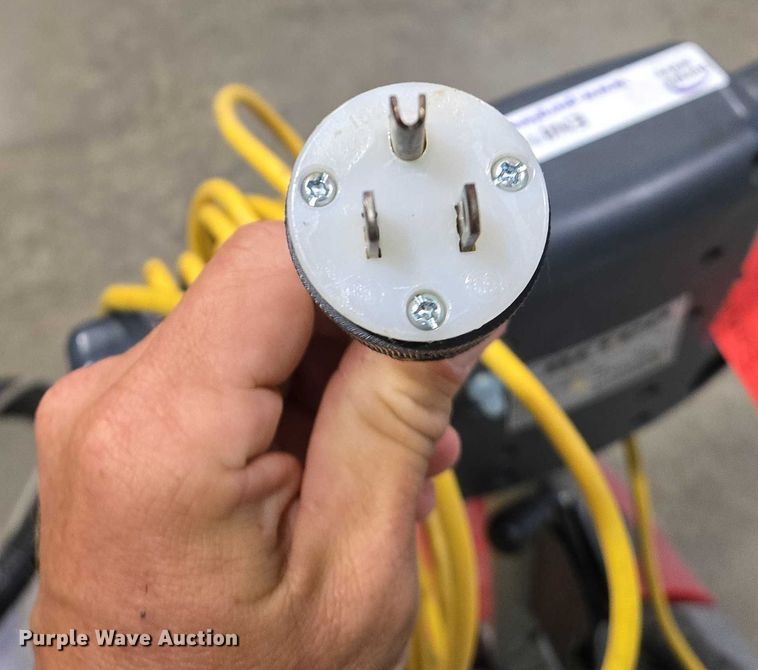 image for item EN8169 Floor cleaning equipment