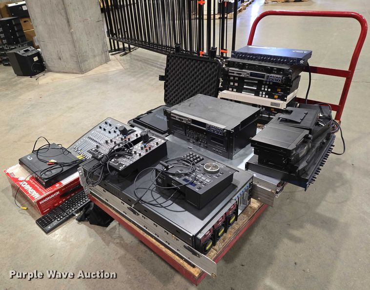 image for item EN8171 Sound equipment