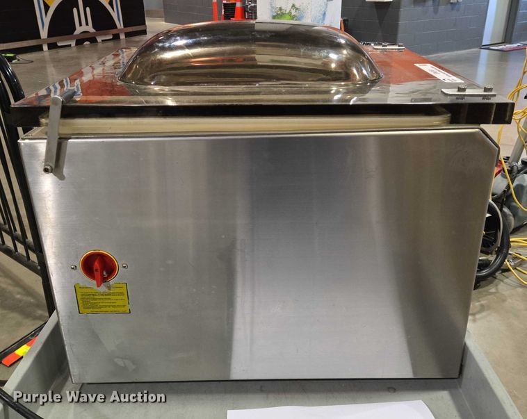 image for item EN8181 2013 Vacmaster XD-020 vacuum pump