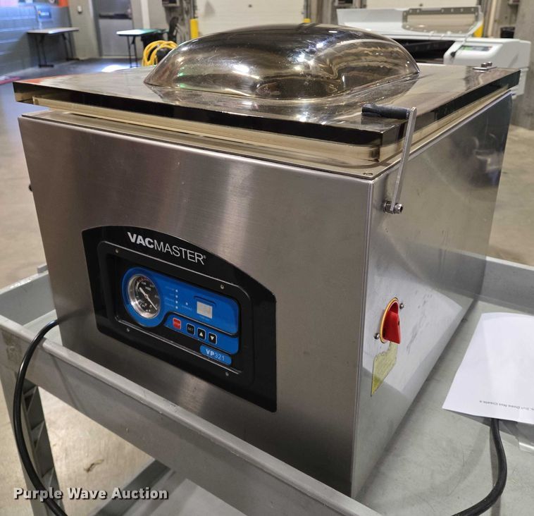 image for item EN8181 2013 Vacmaster XD-020 vacuum pump