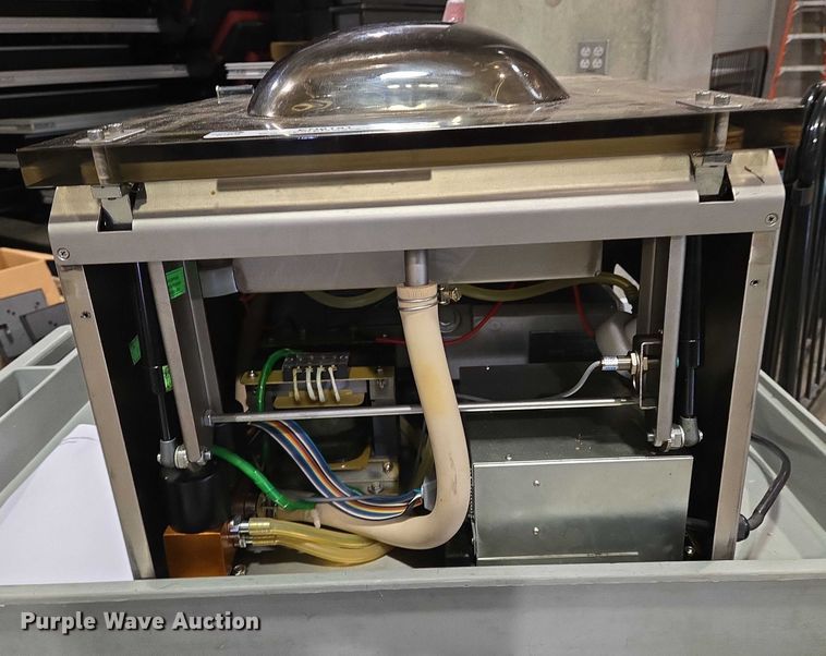 image for item EN8181 2013 Vacmaster XD-020 vacuum pump