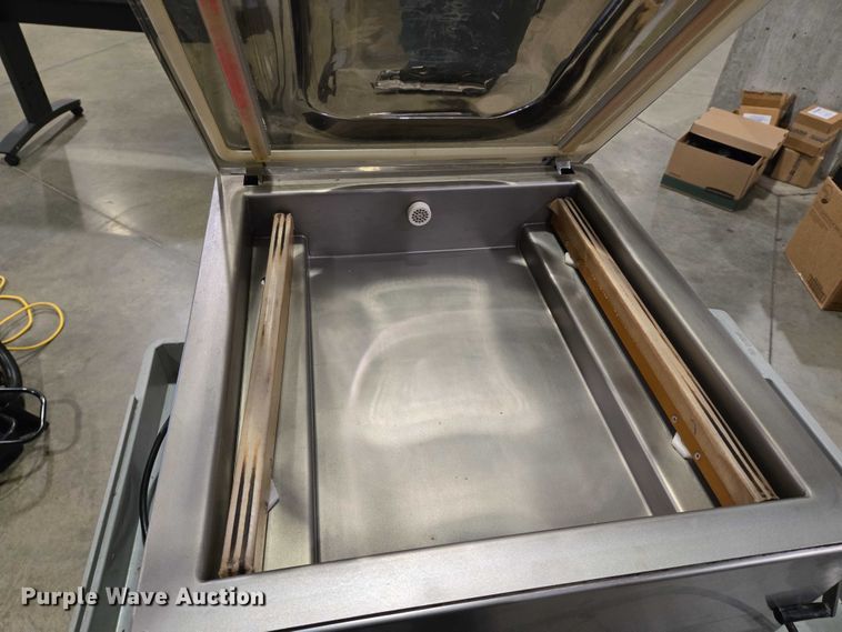 image for item EN8181 2013 Vacmaster XD-020 vacuum pump