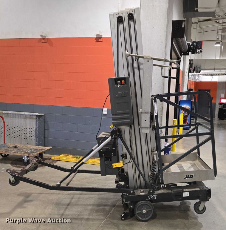 image for item EN8182 JLG 36AM vertical lift