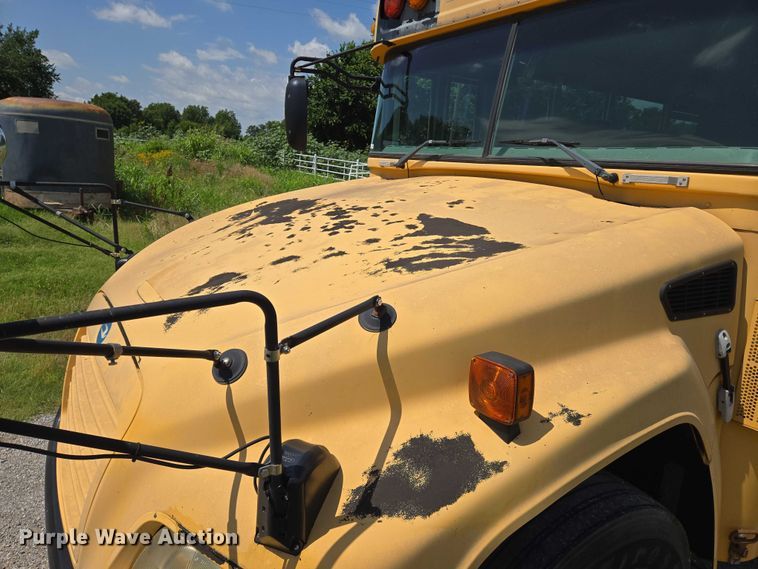 image for item EN8195 2009 Blue Bird Vision school bus