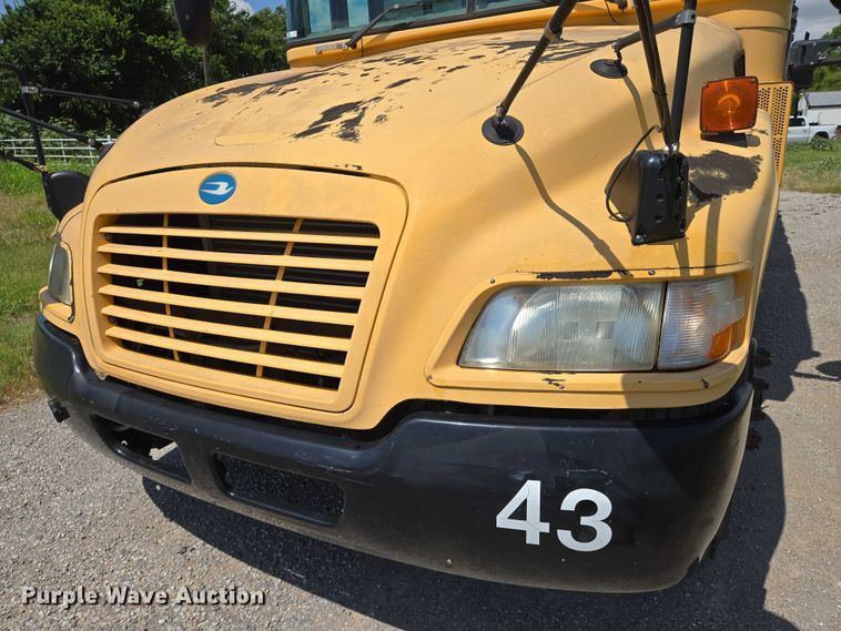 image for item EN8195 2009 Blue Bird Vision school bus