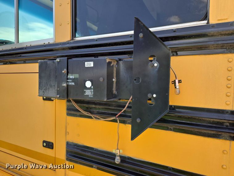 image for item EN8195 2009 Blue Bird Vision school bus