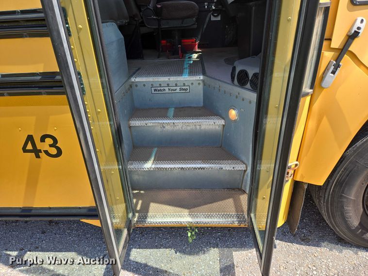 image for item EN8195 2009 Blue Bird Vision school bus