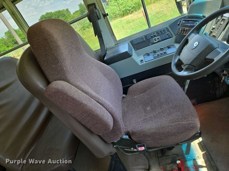 image for item EN8195 2009 Blue Bird Vision school bus