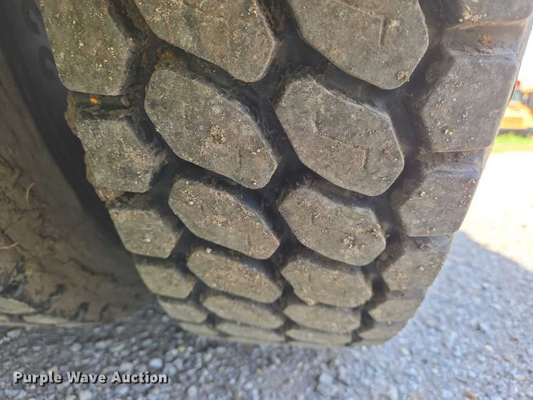 image for item EN8195 2009 Blue Bird Vision school bus