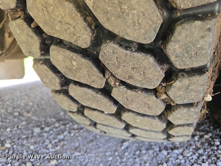 image for item EN8195 2009 Blue Bird Vision school bus