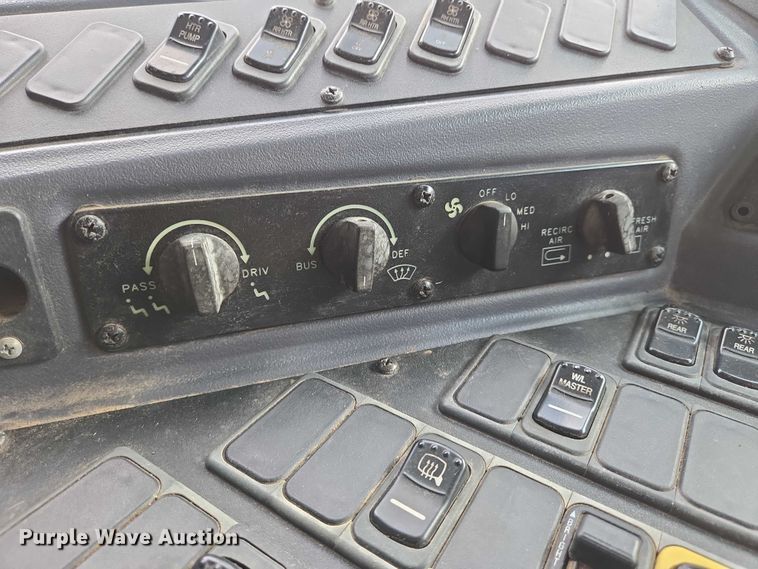 image for item EN8197 2014 Blue Bird Vision  school bus