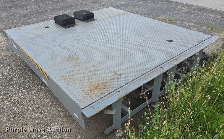 image for item EO1074 Serco Entromatic loading dock leveler