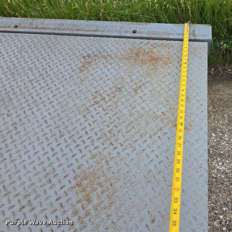 image for item EO1074 Serco Entromatic loading dock leveler