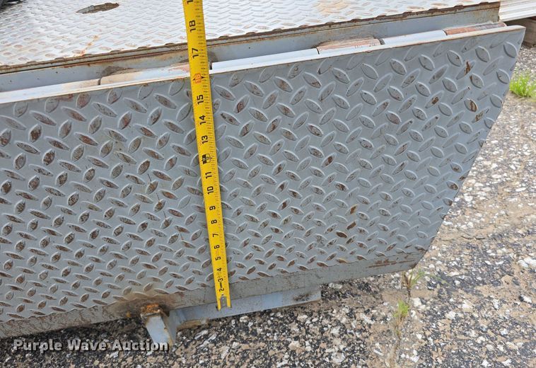 image for item EO1074 Serco Entromatic loading dock leveler