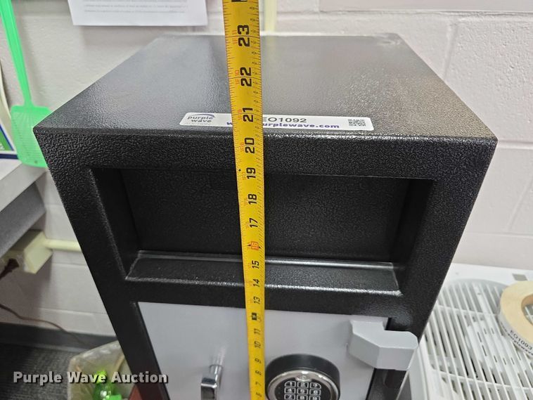 image for item EO1092 (2) safes