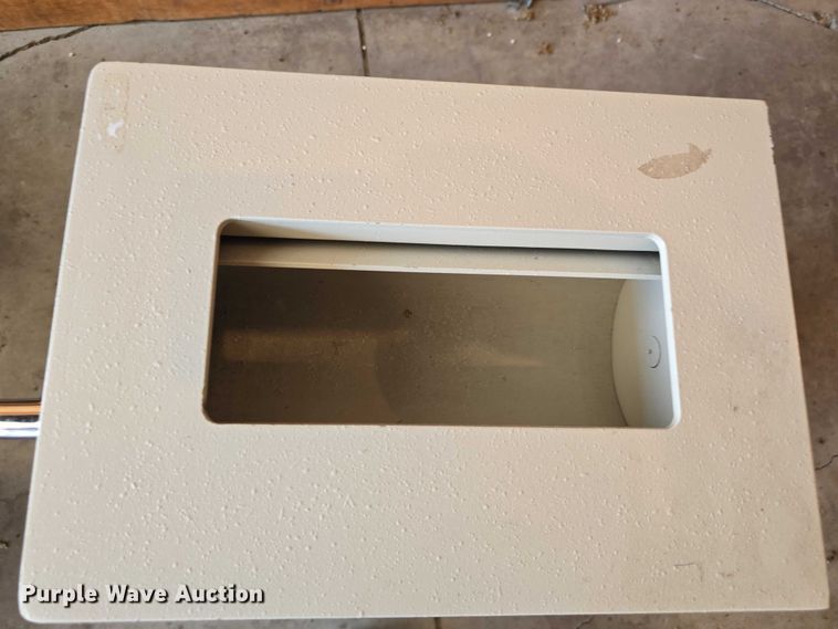 image for item EO1092 (2) safes