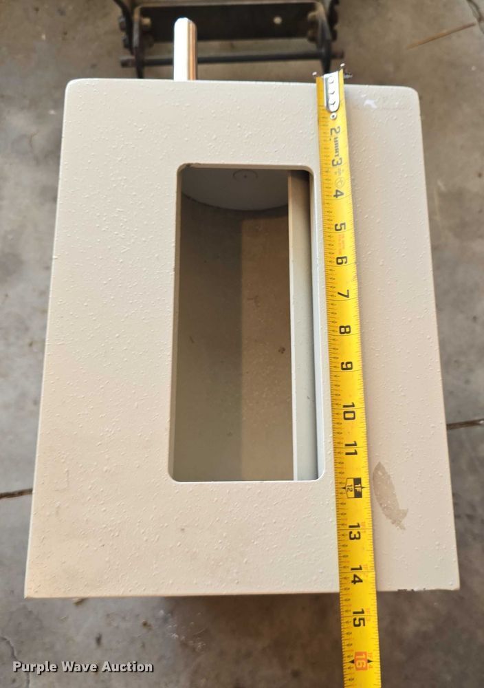 image for item EO1092 (2) safes