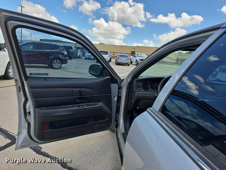 image for item EO1093 2011 Ford Crown Victoria Police Interceptor 