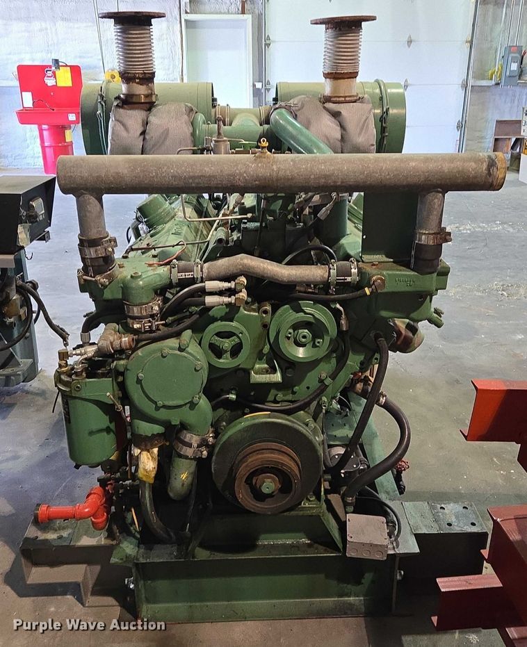 image for item EQ2594 Detroit Diesel Series 71 engine