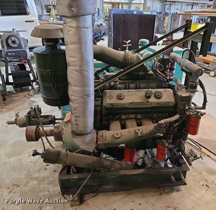image for item EQ2595 Detroit Diesel 8V71 engine