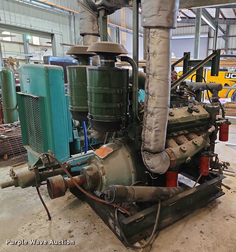 image for item EQ2595 Detroit Diesel 8V71 engine