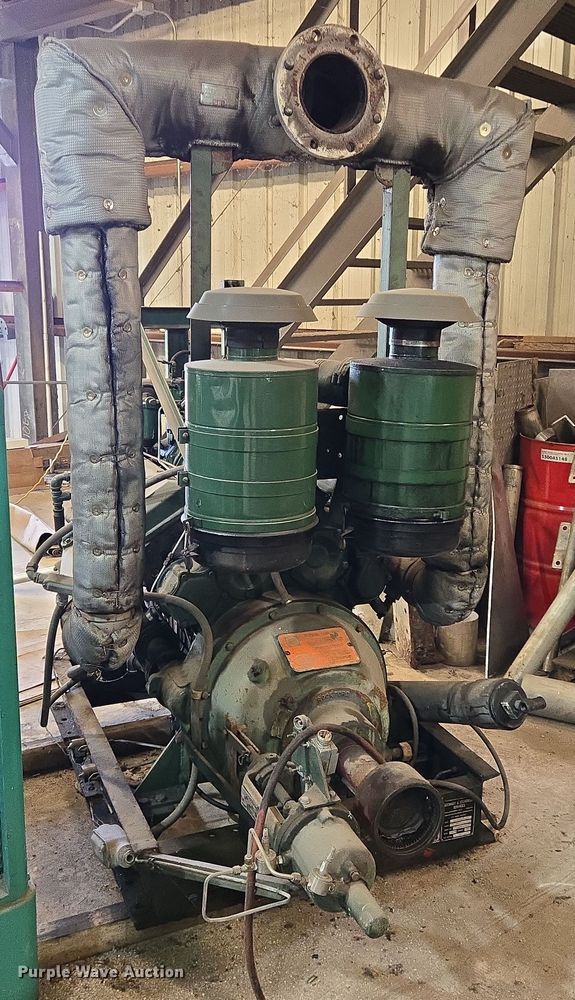 image for item EQ2595 Detroit Diesel 8V71 engine