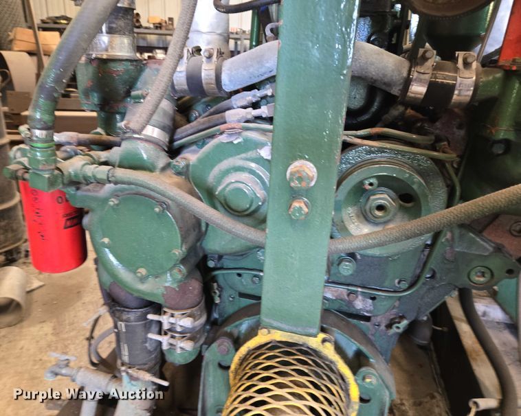 image for item EQ2595 Detroit Diesel 8V71 engine