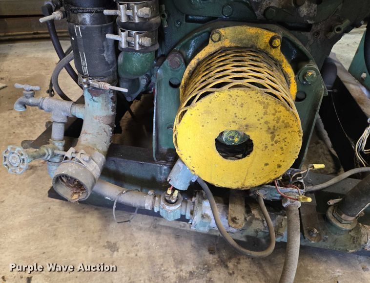 image for item EQ2595 Detroit Diesel 8V71 engine