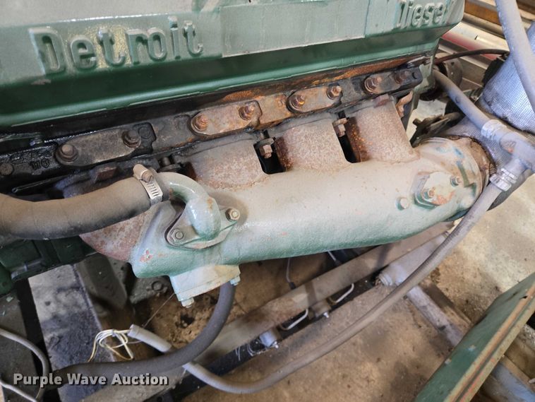 image for item EQ2595 Detroit Diesel 8V71 engine