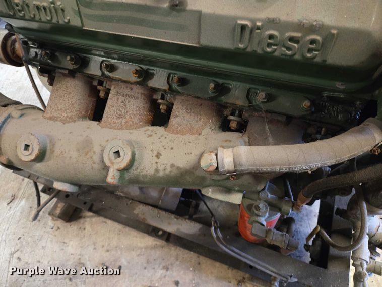 image for item EQ2595 Detroit Diesel 8V71 engine