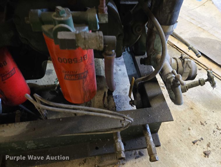 image for item EQ2595 Detroit Diesel 8V71 engine